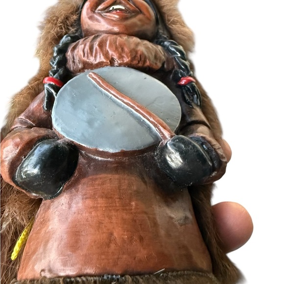 Vintage Kiana Inuit Eskimo Doll Set with Drum & Bow Handcrafted - Picture 4 of 6